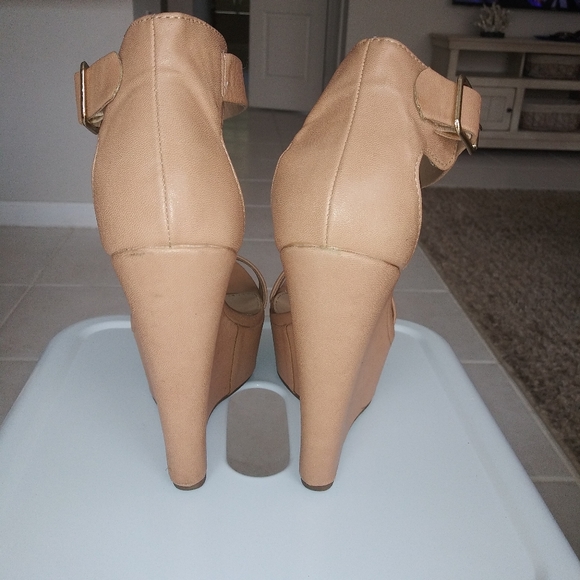 Breckelles Platform Wedges 7 Beige Pump Heels - Picture 4 of 9